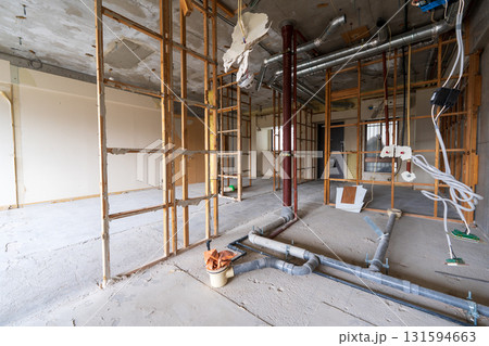 リノベーション前のスケルトン解体工事 リノベーション前のスケルトン解体工事 131594663