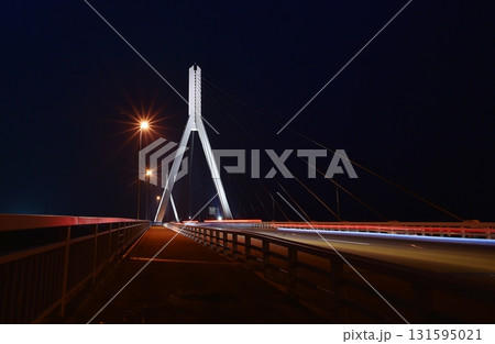 夜空に浮かぶ斜張橋 夜空に浮かぶ斜張橋 131595021