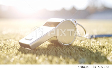 輝く笛が放つ存在感!ラグジュアリーなホイッスル 輝く笛が放つ存在感!ラグジュアリーなホイッスル 131597228