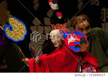 神輿を担ぐ男 131600517