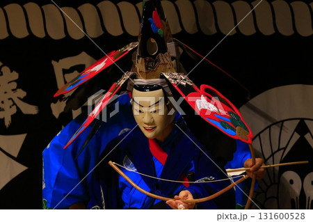 神輿を担ぐ男 神輿を担ぐ男 131600528