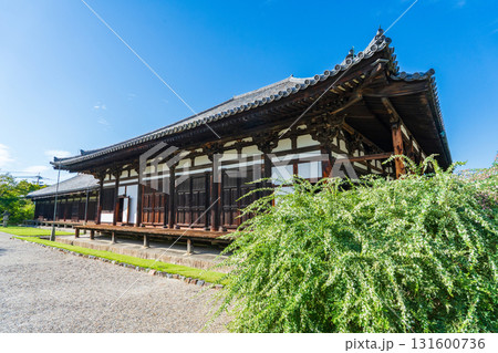 奈良県奈良市　元興寺　萩と極楽坊本堂 131600736