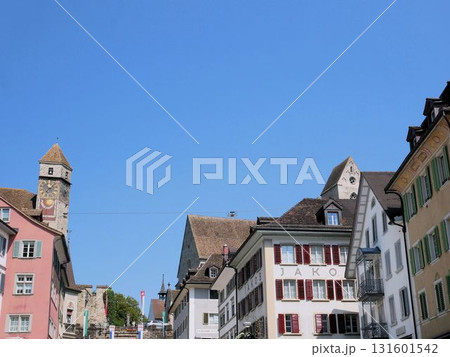 ラッパースヴィールの旧市街と青空　（スイス・ザンクト・ガレン 州） 131601542