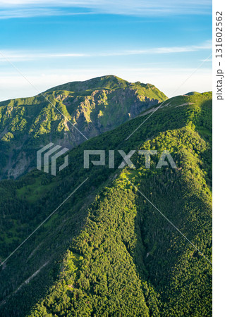 南アルプスの南岳から見るモルゲンロートの兎岳 南アルプス聖岳登山 南アルプスの南岳から見るモルゲンロートの兎岳 南アルプス聖岳登山 131602562