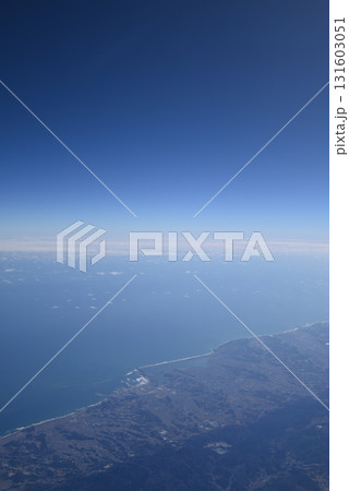 飛行機の窓からの眺め 飛行機の窓からの眺め 131603051