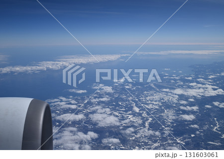 飛行機の窓からの眺め 飛行機の窓からの眺め 131603061