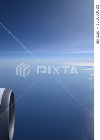 飛行機の窓からの眺め 飛行機の窓からの眺め 131603082