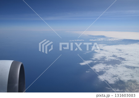 飛行機の窓からの眺め 飛行機の窓からの眺め 131603083