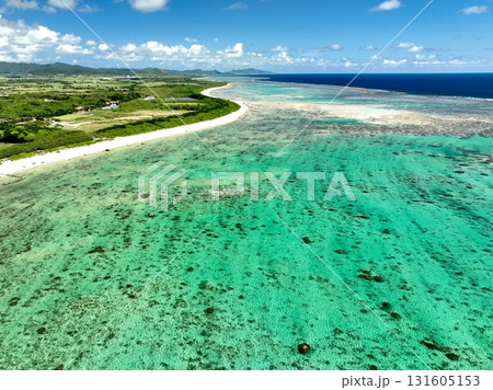 沖縄石垣島・白保海岸をドローンで撮影した海 沖縄石垣島・白保海岸をドローンで撮影した海 131605153
