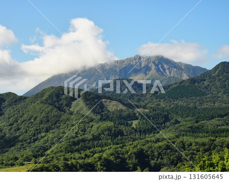 蒜山大山スカイライン 鬼女台展望休憩所から見る大山の眺望 131605645