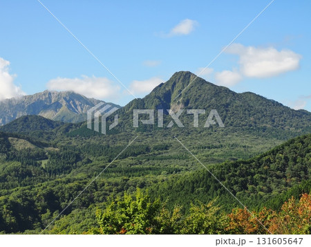蒜山大山スカイライン鬼女台展望休憩所から見る大山と烏ヶ山の眺望 131605647