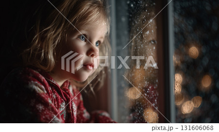 サンタクロースを待っている子供 131606068