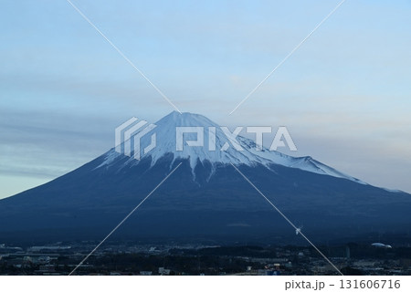 青空と富士山 131606716