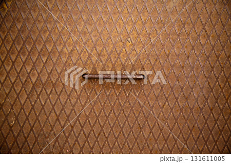 Rusty metal plate surface, rusty brown patterned metal texture background 131611005