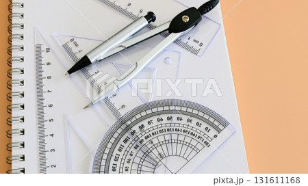教育イメージ　筆記用具と定規　16:9 131611168