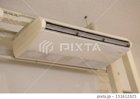 業務用エアコン 131612825