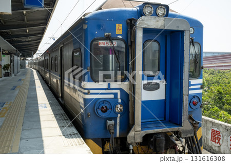 train of Taiwan Railway arrive to the platform train of Taiwan Railway arrive to the platform 131616308