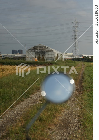 田んぼの風景とバイクミラー 田んぼの風景とバイクミラー 131619653