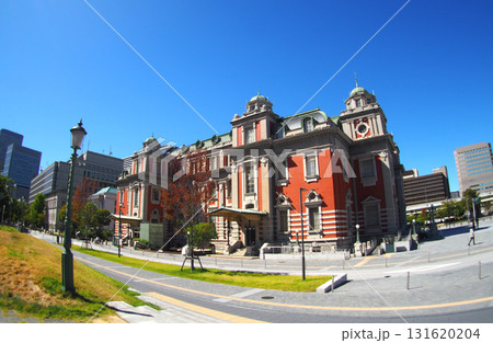 大阪中央公会堂と青空 131620204