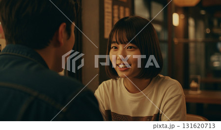 カフェで談笑する男女生成AI画像 カフェで談笑する男女生成AI画像 131620713