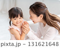 おかあさんと女の子 131621648