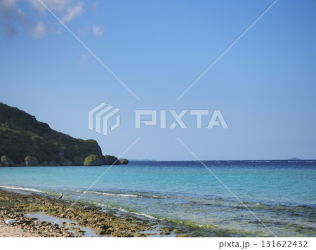 宮古島 新城海岸の岩場と青い海 Aragusuku Beach Rocky Shore Miyako 宮古島 新城海岸の岩場と青い海 Aragusuku Beach Rocky Shore Miyako 131622432