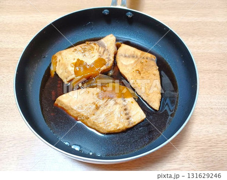 フライパンでメカジキ切身の煮付け フライパンでメカジキ切身の煮付け 131629246