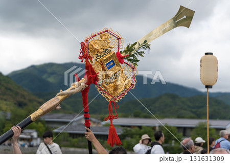 嵯峨祭 還幸祭、嵯峨野に響く剣鉾の鈴の音色、京都嵐山 131631309