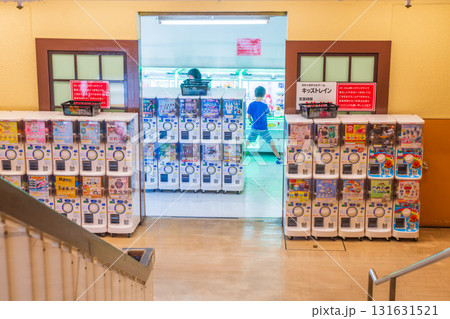 スーパー階段踊り場のガチャ 131631521