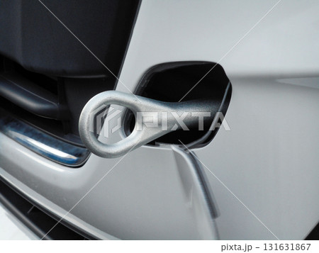 自動車の牽引フック 131631867