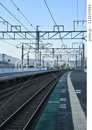 駅の線路のイメージ写真 131634984