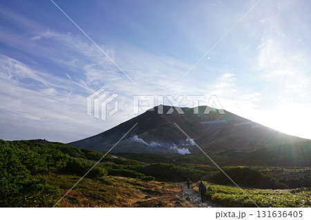 秋晴れの旭岳 131636405