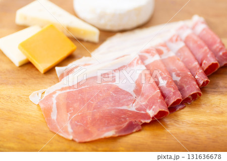 生ハムとチーズ 131636678