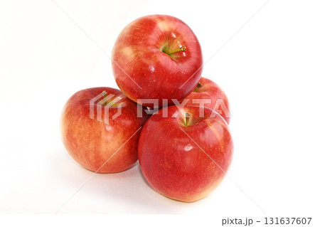 りんご（シナノプッチ） 131637607