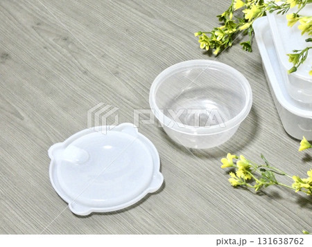 保存容器とドライフラワー 131638762