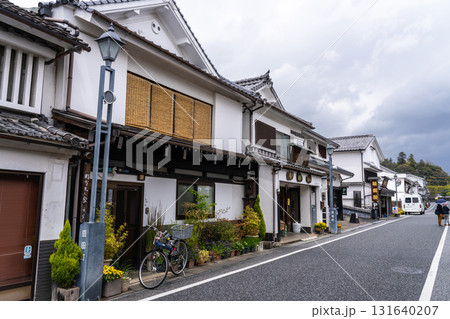 《大分県》豆田町商店街・伝統的な古い町並み 131640207