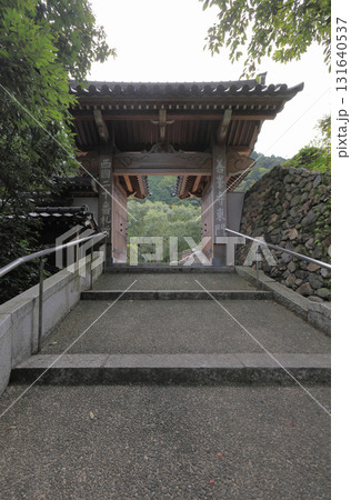 西国三十三所観音霊場、第20番札所「善峯寺」東門 西国三十三所観音霊場、第20番札所「善峯寺」東門 131640537