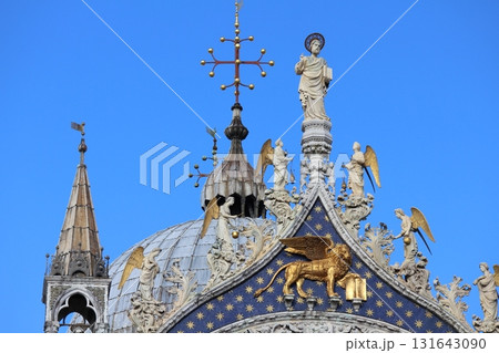 イタリア ヴェネツィア サンマルコ寺院のファサードの彫刻 イタリア ヴェネツィア サンマルコ寺院のファサードの彫刻 131643090
