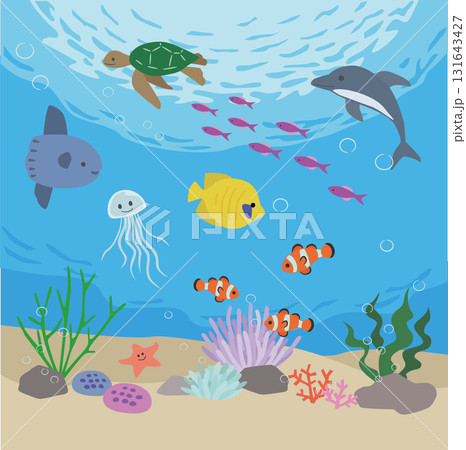 海の中で泳ぐ魚やカメ、イルカのイラスト 海の中で泳ぐ魚やカメ、イルカのイラスト 131643427