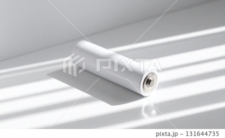 白い背景に置かれた単三電池のミニマルでクリーンな構図 白い背景に置かれた単三電池のミニマルでクリーンな構図 131644735