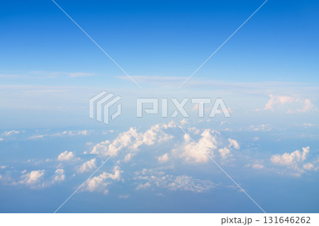 上 上側 空 131646262