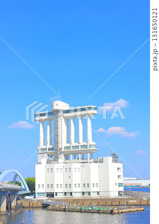 愛知県名古屋市、名古屋港ポートビルの風景 131650121