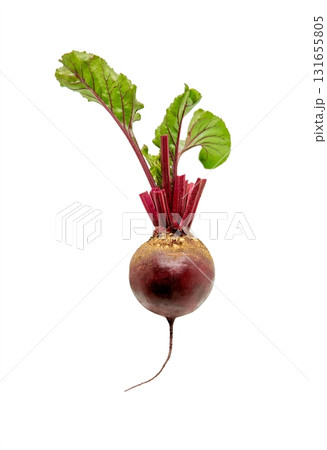 Fresh beetroot isolated on white 131655805