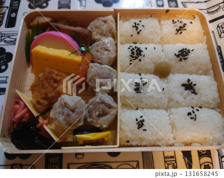 久しぶりに食べた老舗のシュウマイ弁当 久しぶりに食べた老舗のシュウマイ弁当 131658245