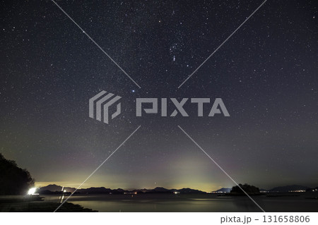 瀬戸内の冬の星景色オリオン座と冬の天の川 131658806