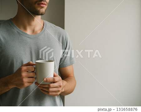一杯の前に、さりげない鎖骨 131658876