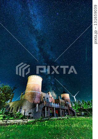 Milky Way over Moo Moo Castle in Okoppe, Hokkaido 131659039