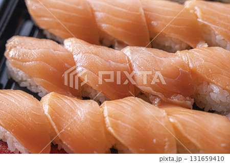 美味しそうなお寿司のセット 美味しそうなお寿司のセット 131659410