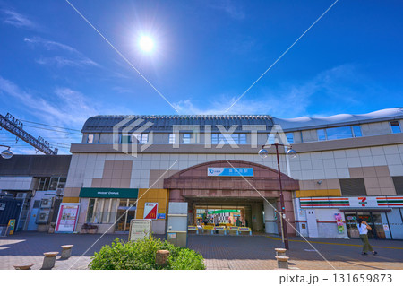 東京都世田谷区の小田急線 喜多見駅の北口を見る 東京都世田谷区の小田急線 喜多見駅の北口を見る 131659873