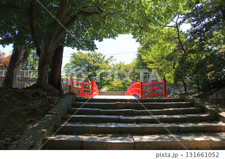 盛岡城跡公園、渡雲橋越しに本丸を望む 131661052